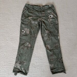 Democracy Floral Cargo Capri Pants Women's Size 4 Olive Green Button Leg